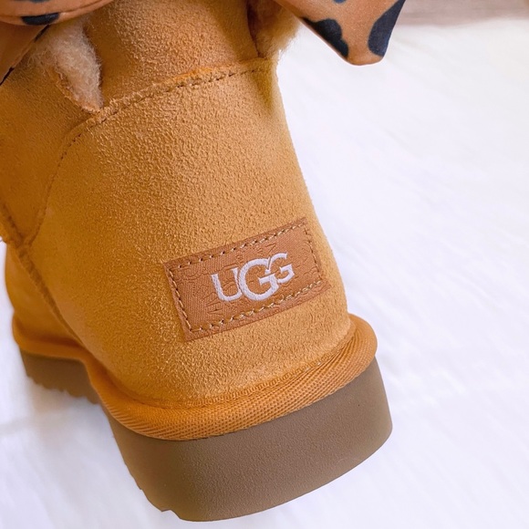UGG Bailey Bow Retro Spots Boots - Picture 8 of 11